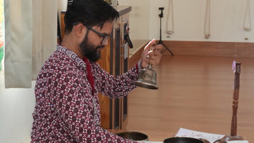 tibetan singing bowl training